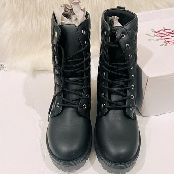 - New Olivia Miller Women's Alexandria Quilted Combat Boot black size 7.5,… - Picture 8 of 8